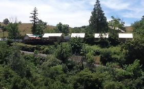 Priest Station Cafe & Cabins